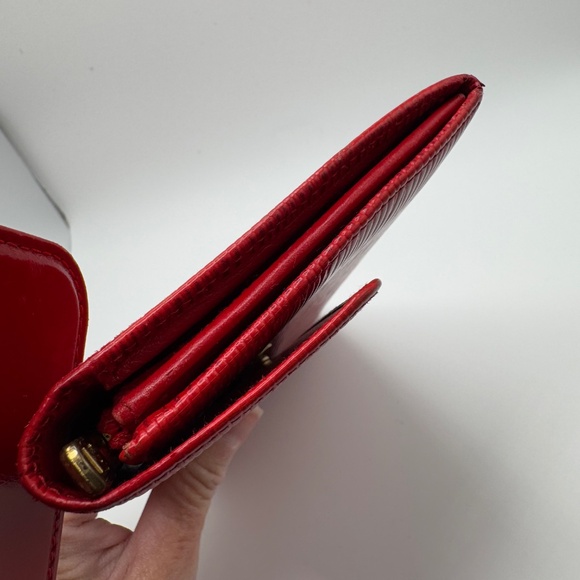 LOUIS VUITTON EPI SARAH LONG WALLET - Picture 6 of 7